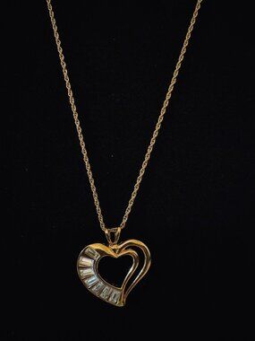 N124 - Vintage Avon Gold Tone Open Heart Necklace w/ Baguette Rhinestones 18”